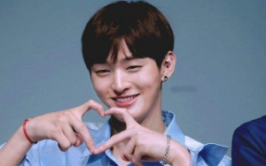 Yoon Jisung Berikan Spoiler Lirik Menyentuh Lagu Spesial 'Winter, Flower' Pasca Berangkat Wamil