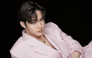 Suho Unggah Foto Boneka Kelinci Pakai Sabuk Pengaman, Fans: Efek Kelamaan Jomblo