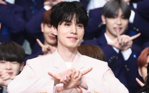 Penampilan Berkumis Lee Dong Wook di Sesi Baca Naskah 'Strangers from Hell' Curi Fokus