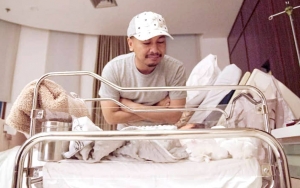 Anti Mainstream, Raditya Dika Bacakan Dongeng Tentang Avengers Untuk Sang Anak