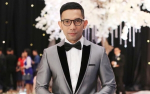 Jenis Kelamin Indra Herlambang Dipertanyakan Saat Pamer Foto '20yearschallenge', Beda Banget