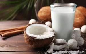 Ini 7 Bahan Pengganti Santan yang Lebih Sehat, Makanan Tetap Nikmat Kok!