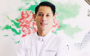 Aksi Chef Juna Kasih Simbol Cinta ke Peserta 'MasterChef Indonesia' yang Tereliminasi Bikin Gemas
