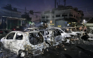 Diduga Akibat Demo di Bawaslu, Orang Tak Dikenal Bakar 9 Mobil di Depan Asrama Brimob Petamburan