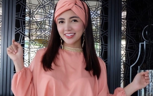 Bella Shofie Cantik Berhijab dan Pakai Gamis 'Emas' Bak Putri Arab, Netter: Auranya Masih Jahat