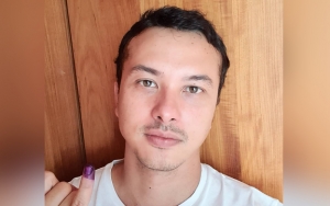 Rayakan Terpilihnya Jokowi, Potret 'Selfie' Nicholas Saputra Kembali Disebar