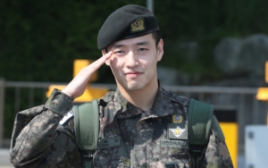 Kang Ha Neul Resmi Selesaikan Wamil dan Beber Girl Grup Favorit