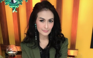  Iseng Beli Rumah Mewah, Iis Dahlia 'Palak' Suami Borong Istana Seharga Rp17 Miliar?