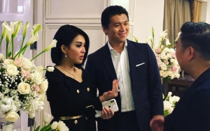 Syahrini Ditelepon Sang Suami, Sikap dan Ekspresi Wajah Reino Barack Diejek Kayak Robot