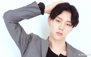 Kwon Hyun Bin Bikin Kejutan Mampir ke Studio 'Produce X 101' Untuk Dukung Peserta Ini