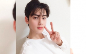 Cha Eunwoo Ikut Tren Foto Filter Bayi, Hasilnya Mirip Tzuyu Twice dan Kang Sora?