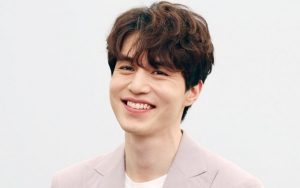 Ketampanan Lee Dong Wook Bikin Pelatih 'Produce X 101' Malu-Malu dan Salah Tingkah