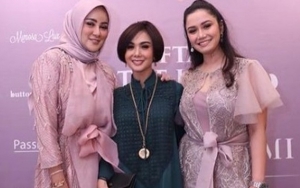  Foto Bareng Olla Ramlan, Yuni Shara Dipuji Masih Mirip ABG