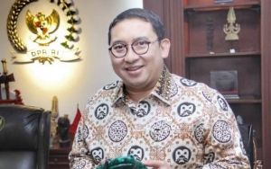 Fadli Zon Jenguk Eggi Sudjana di Rutan Polda, Sebut Selnya Sempit Hingga Bisa Timbulkan Halusinasi