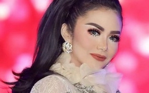 Krisdayanti Pakai Baju Gemerlap, Netter: Juaranya Kalau Soal Penampilan