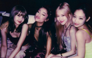 Rose BLACKPINK Pamerkan Hadiah dari Ariana Grande, Sebut Paling Imut di Dunia