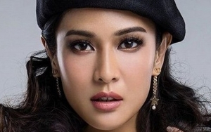 Dian Sastro Disebut Mirip Ayu Ting Ting Di Foto Ini 