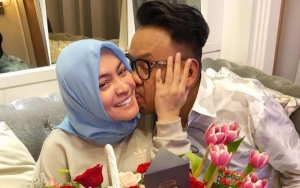  Pajang Foto Selfie Begini, Astrid Istri Uya Kuya Malah Ditegur Soal Dempul Hingga Disuruh Operasi