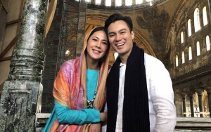 Bawaan Calon Bayi, Paula Verhoeven Peluk Erat Baim Wong Saat Naik Kereta-Keretaan