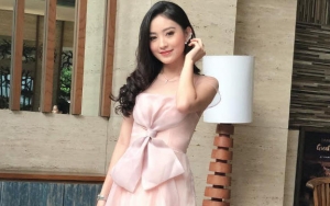 Natasha Wilona Bikin Heboh Pakai Liontin Inisial VR, Fans Bantah dan Ungkap Fakta Ini
