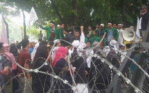 Polisi Temukan Bambu Runcing Dalam Ambulans di GNKR Sumatera Utara
