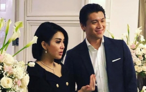 Cicipi Nasi Goreng dan Peyek 'Bulu Mata' Syahrini, Vlogger Sebut Ada Yang Mentah 'Diserbu' Netter