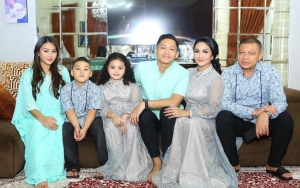 Foto Lebaran Krisdayanti dan Aurel-Azriel Penuh Haru, Raul Cium Putra Tiri Sebut 'Momen Mahal'