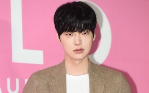 Ahn Jae Hyun Jadi Sorotan Gara-Gara Terlalu Diam Demi Fokus Masak di 'Kang's Kitchen 2'