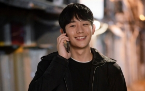 Akting Mabuk Jung Hae In di 'One Spring Night' Jadi Sorotan, Netter Doakan Raih Daesang