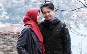  Momen Romantis Dimas Seto dan Dhini Aminarti Buyar Gara-gara Komentar Teuku Wisnu