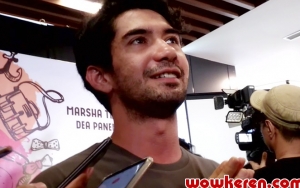 Reza Rahadian Janjikan Akting yang Berbeda di Film 'Toko Barang Mantan'