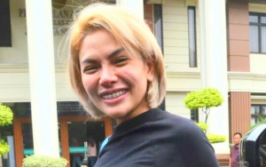 Bikin Pangling, Nikita Mirzani 'Ratu Tajir' Ngemper Seksi Pakai Wig Mirip Kylie Jenner
