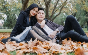 Titi Kamal dan Christian Sugiono Tuai Kritikan Usai Posting Foto Ciuman