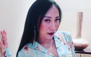 Dewi Sanca Pamer Liburan di Singapura, Malah Disindir Sedang 'Menjemput Rezeki'