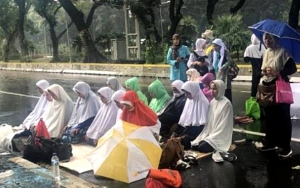 Doa Ustazah yang Kawal Sidang Sengketa Pilpres: Hancurkan Orang-orang yang Ingin Hancurkan Islam