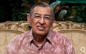 Demi Tak Telat Hadiri Halal Bihalal, Prof Quraish Shihab Rela Naik Ojek Online Karena Macet