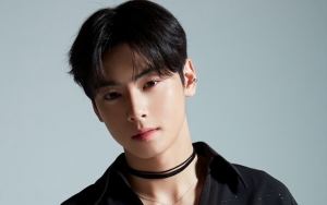 Cha Eunwoo Super Ganteng dan Dikelilingi Wanita di Foto Adegan 'Rookie Historian Goo Hae Ryung'