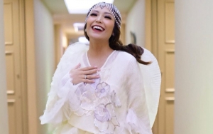 Ayu Dewi Belanjakan 13 Pegawai Dituding Ikut-Ikutan, Fans Beri Pembelaan