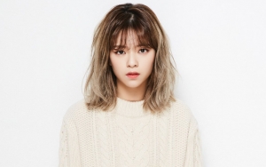 Ditinggal Mati Sosok Kesayangan, Jeongyeon Twice Tak Bisa Tahan Tangis di Konser