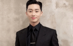 Park Seo Joon Telanjang Dada dan Pamer Abs di Foto Adegan 'The Divine Fury', Fans Histeris