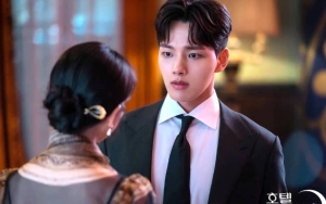 Yeo Jin Goo Digombalin Fans Usai Pamer Senyuman Manis di Lokasi Syuting 'Hotel Del Luna'