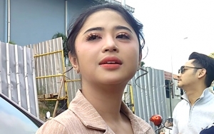 Dewi Persik Segera Cabut Laporan Demi Wasiat Terakhir Ayah, Enggan Tanggapi Permintaan Meldi