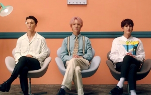 Yesung Kena Sihir Cinta Sampai Bikin Kyuhyun Dan Donghae Geleng Kepala Di MV Solo 'Pink Magic'