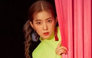 Pakai Makeup Tipis dan Rambut Asal Ditata, Irene Malah Curi Perhatian Gara-Gara Tahi Lalat