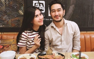 Balasan Menohok Jeje Govinda Untuk Netizen yang Hina Istrinya Lebay Gara-Gara Naik Kursi Roda