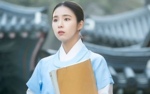 Shin Se Kyung Ungkap Naskah 'Rookie Historian Goo Hae Ryung' Miliki Pesona Ini