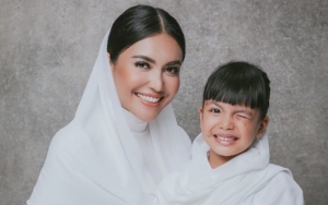 Denada Akui Terus Berbohong Saat Sang Putri Ingin Pulang ke Indonesia dan Bersekolah