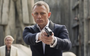 Syuting 'Bond 25' Bermasalah Gara-Gara Sutradara Kecanduan Game