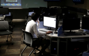 Tak Mau Mudah Lelah? Ini 9 Tips Menjaga Kesehatan Tubuh Buat yang Sering Lembur di Kantor