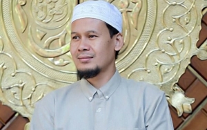 Ustaz Rahmat Baequni Sebut Petugas KPPS Meninggal Diracun Atas Permintaan Jemaah Kajian